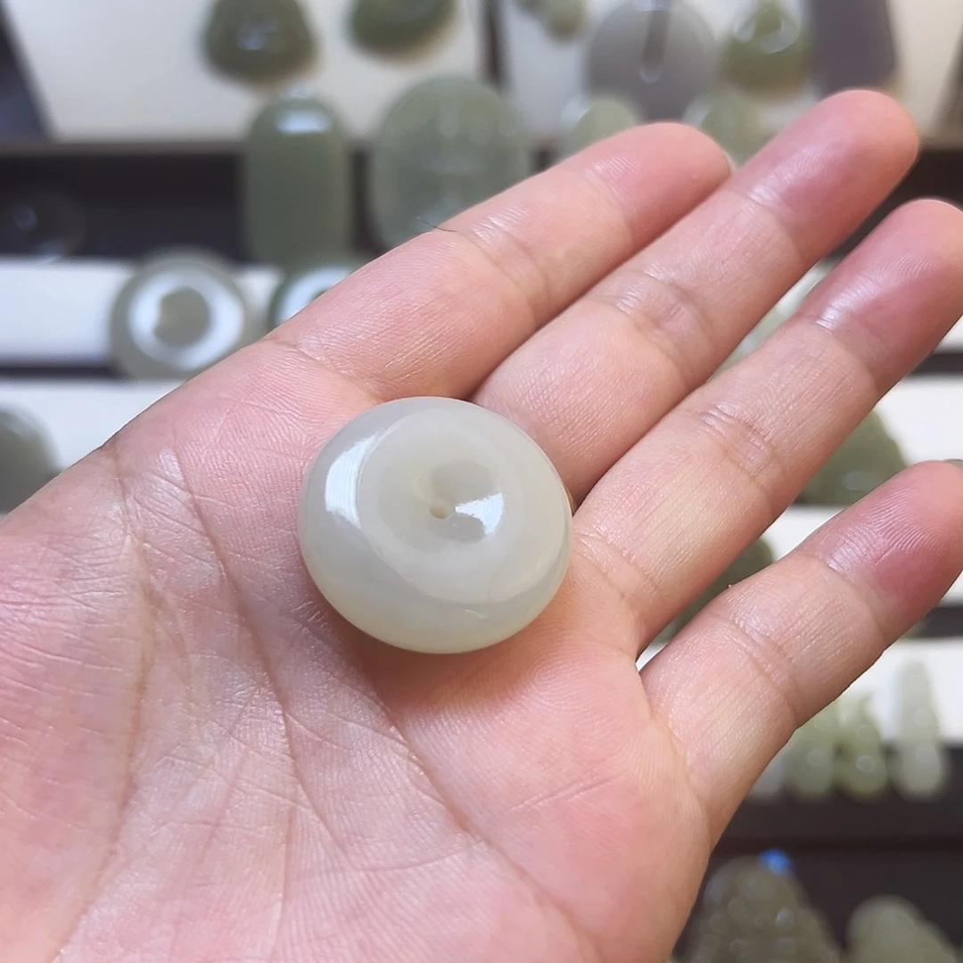 和田玉未镶嵌吊坠(不含链)666