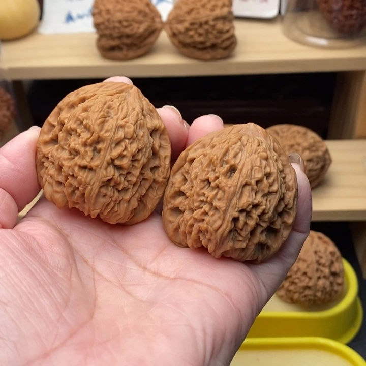 吊坠文玩核桃五*三角高炮毕业42尺2031