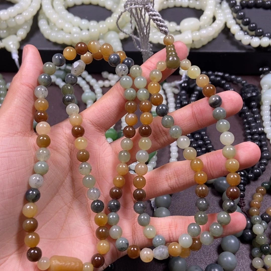 和田玉未镶嵌把件