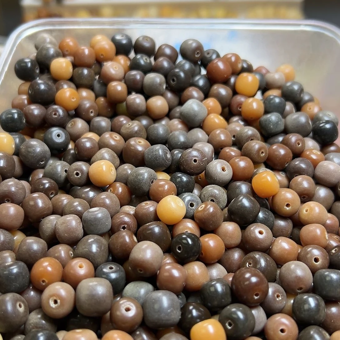 白玉菩提吊坠微瑕10咖桶200颗