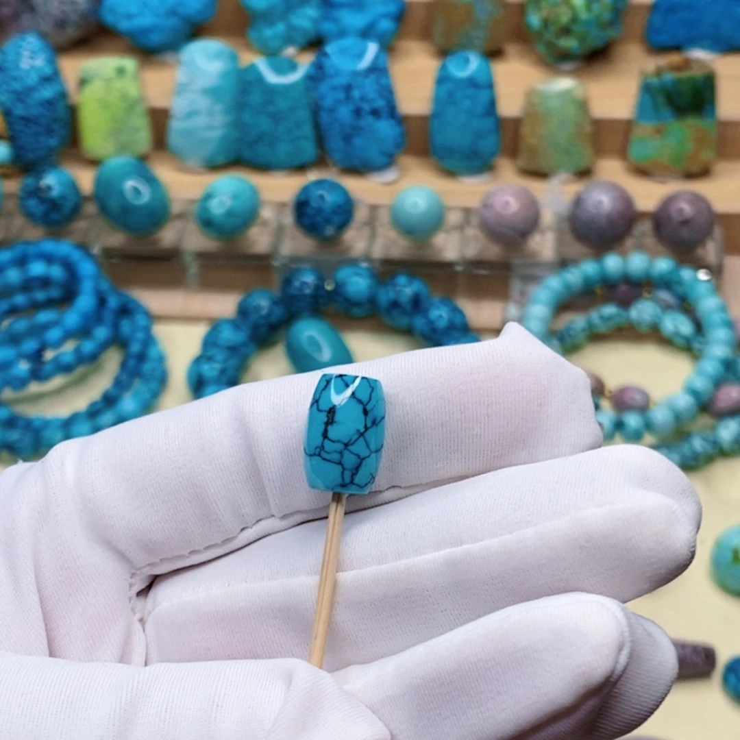 绿松石未镶嵌珠宝奇石