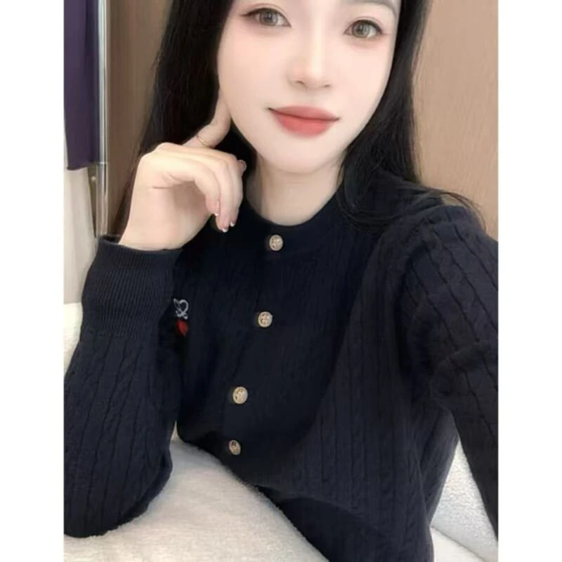 丽姐家~爱心刺绣长袖时尚休闲百搭纯色圆领开衫上衣660
