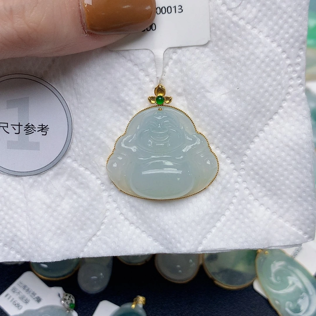 翡翠18K金镶嵌颈饰