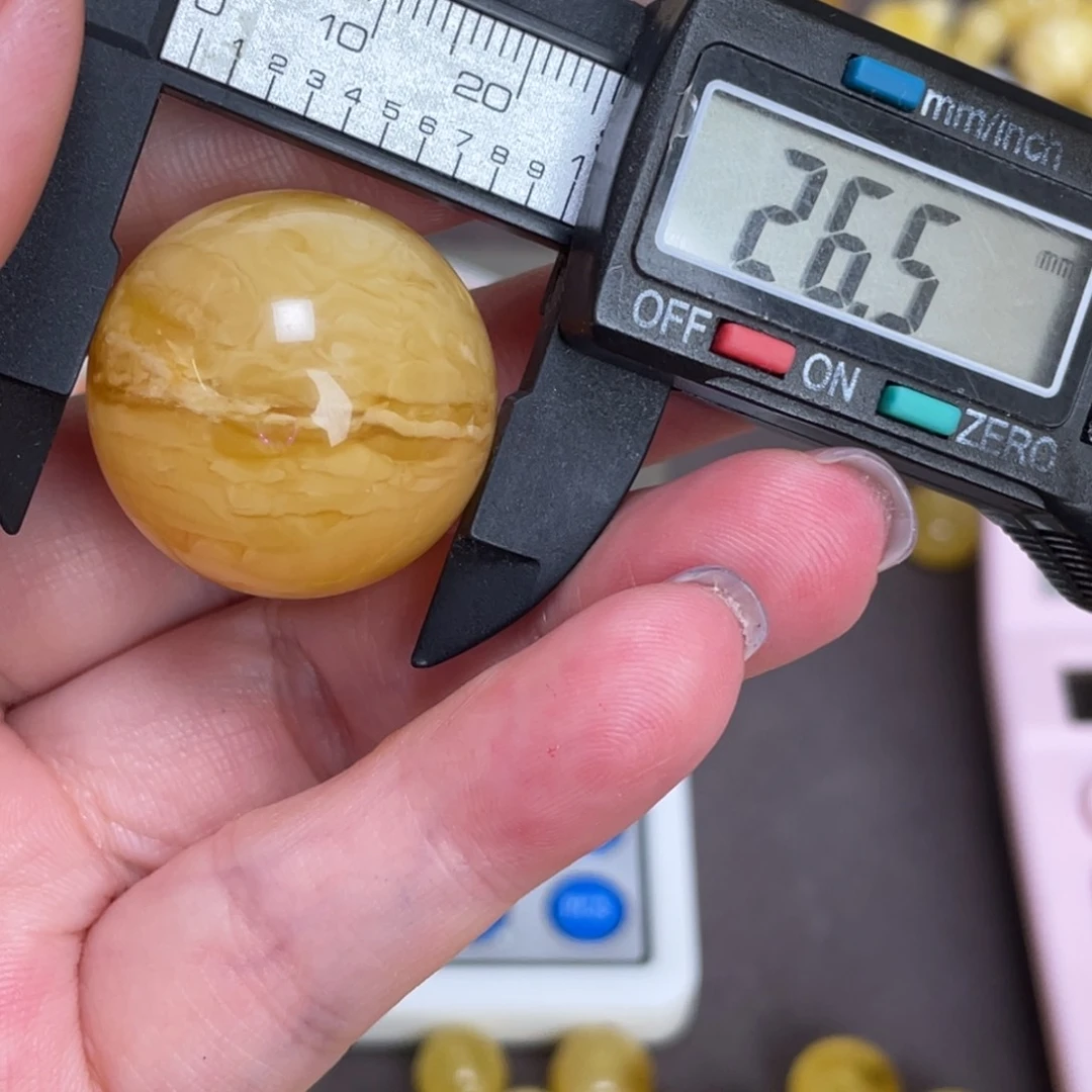 未镶嵌琥珀裸石微瑕415