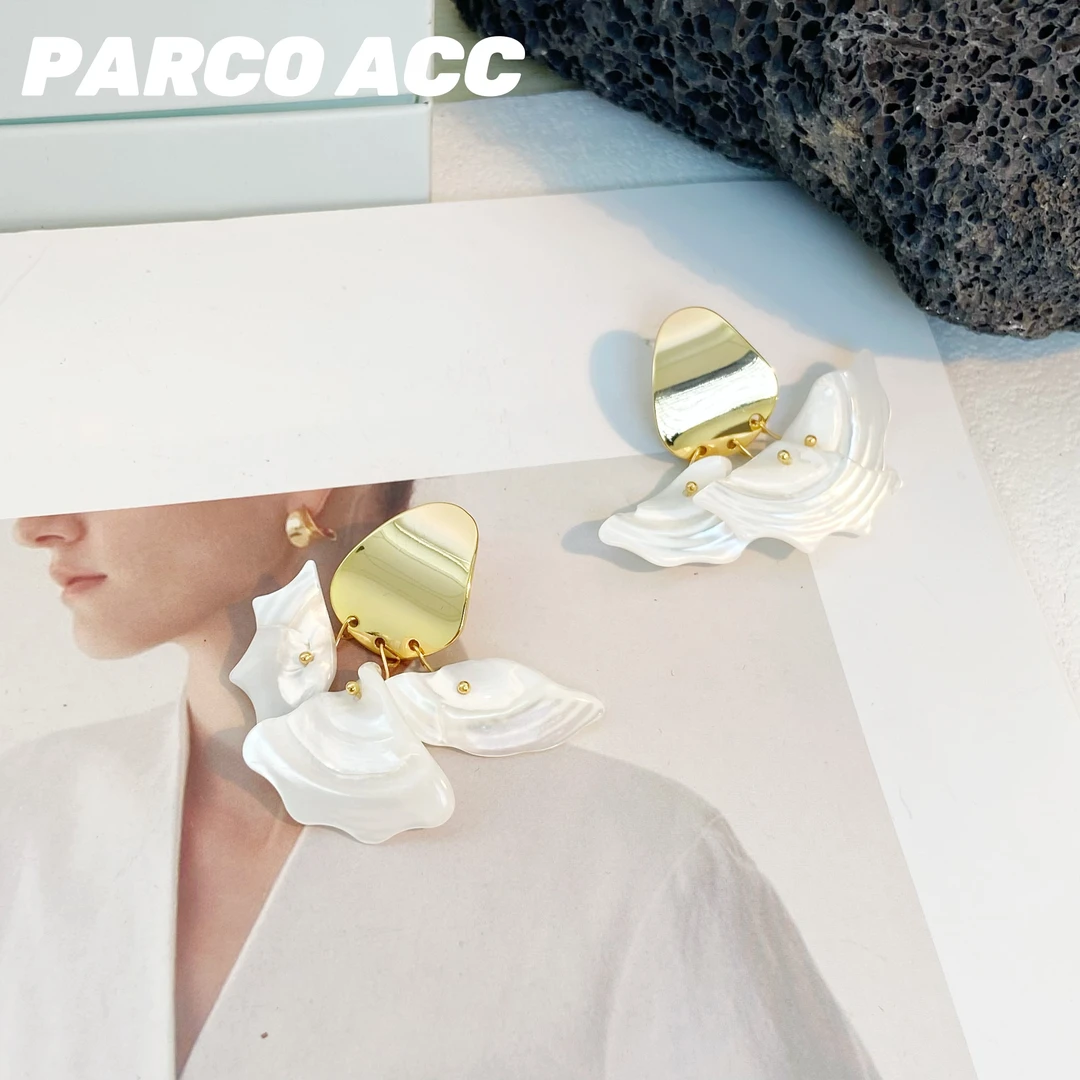 铜合金耳饰 TC119  MARBLE LEO 铃兰白贝耳钉