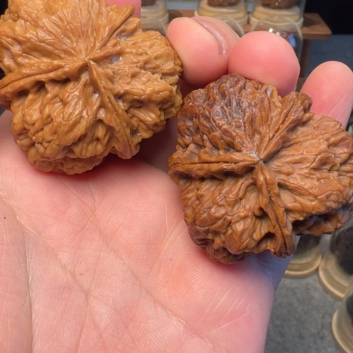 文玩核桃把件古朴滚龙纹44mm