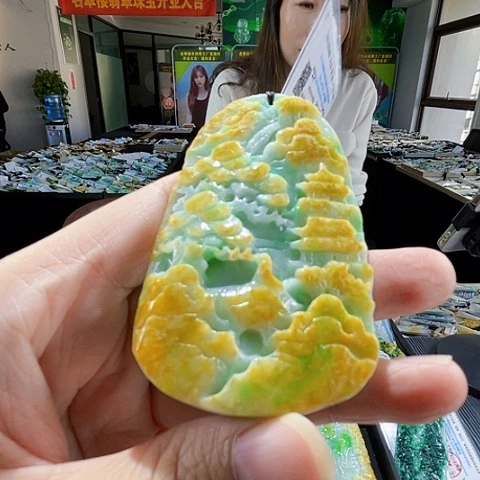 翡翠未镶嵌颈饰翡翠