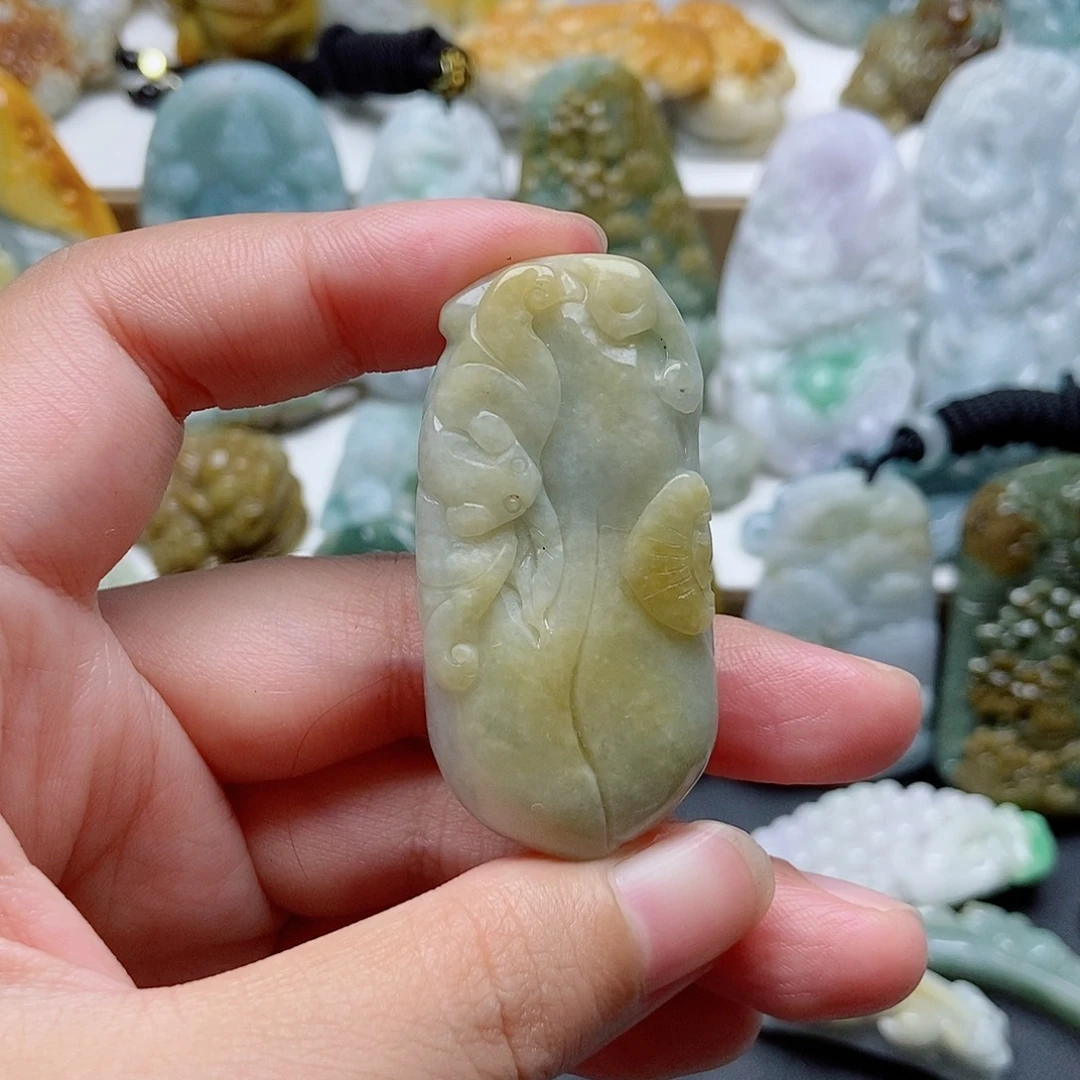 翡翠未镶嵌颈饰翡翠