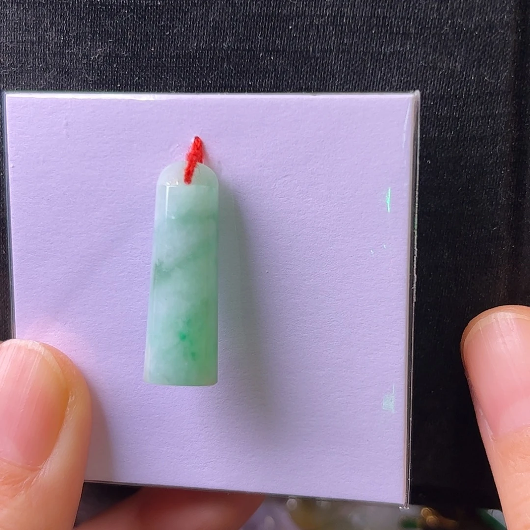 翡翠未镶嵌颈饰平安