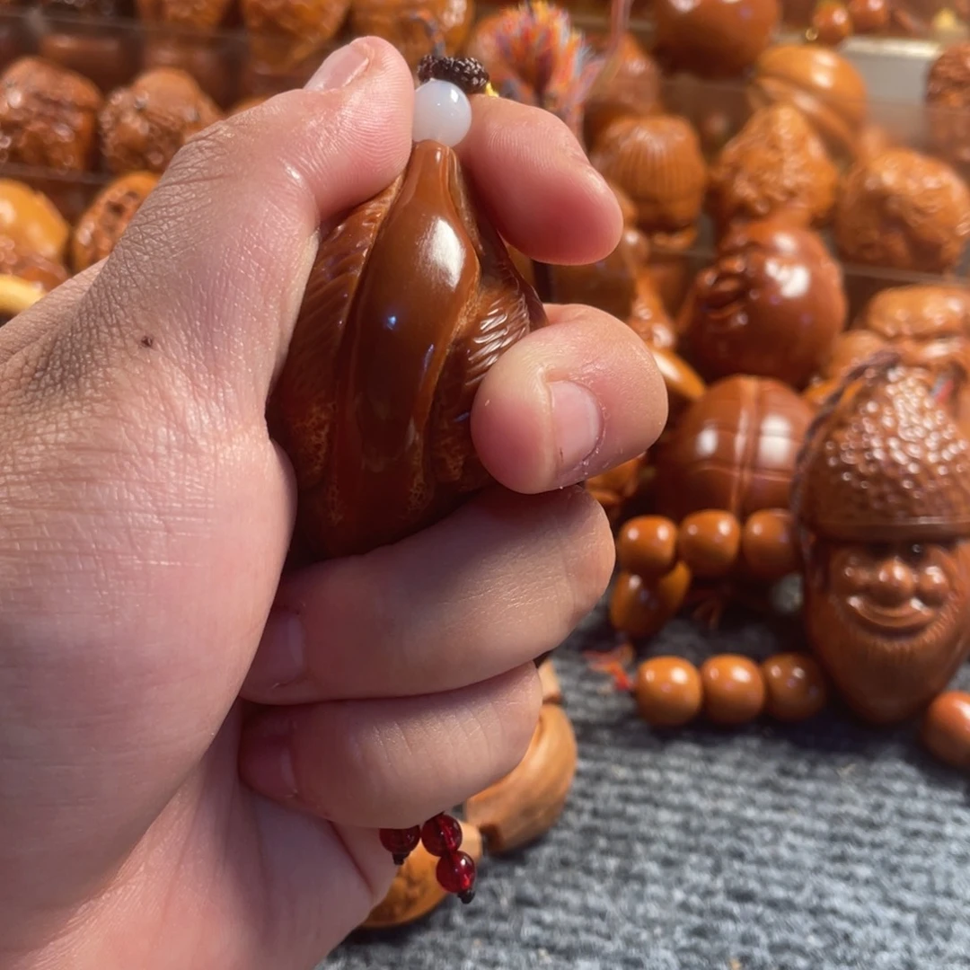 橄榄核吊坠独款三面