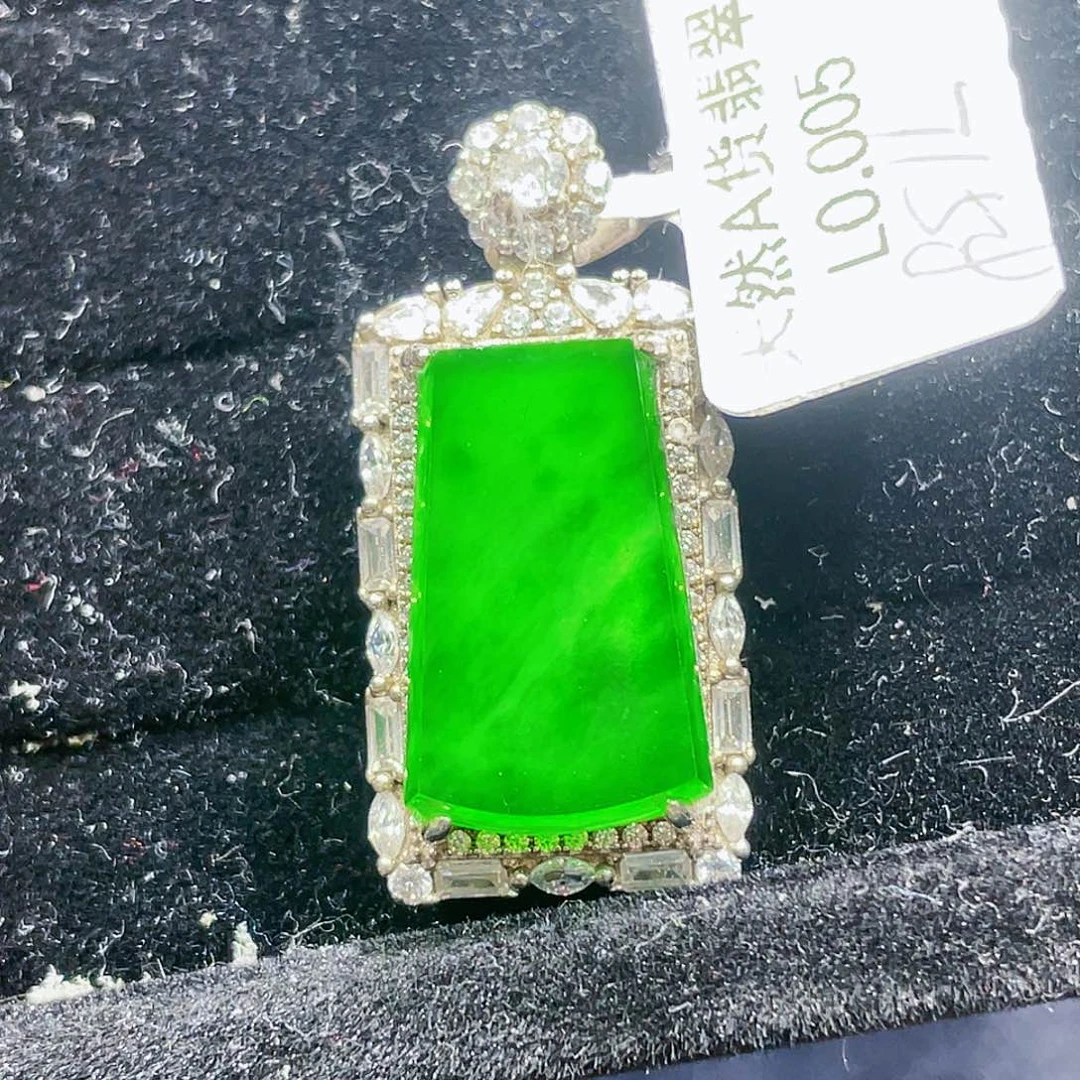 翡翠颈饰未镶嵌17，
