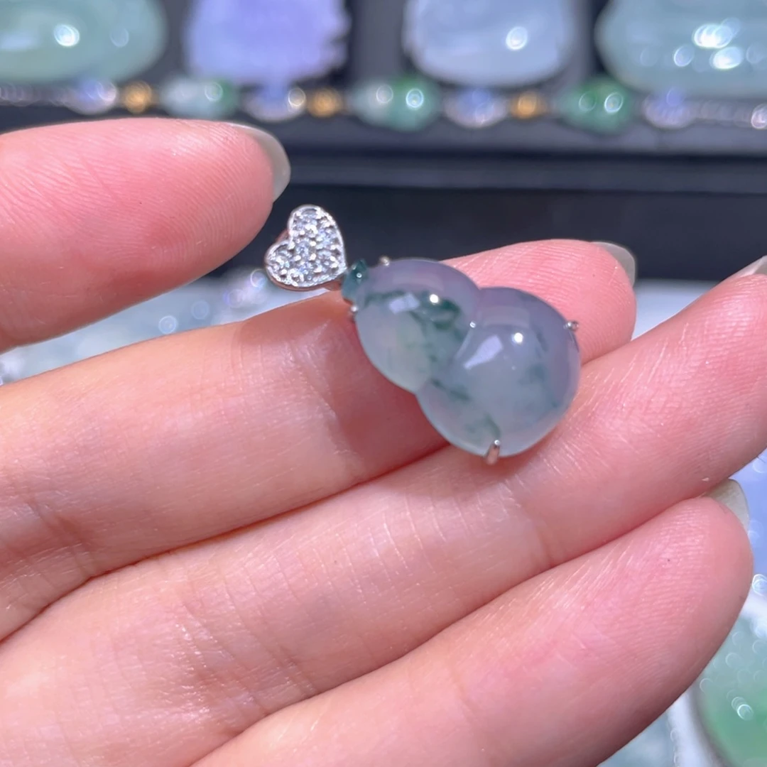 颈饰18K金镶嵌翡翠翡翠