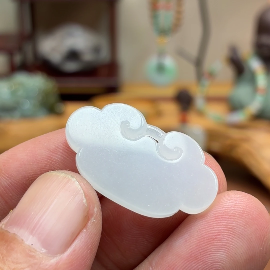 铃***～翡翠未镶嵌颈饰挂件