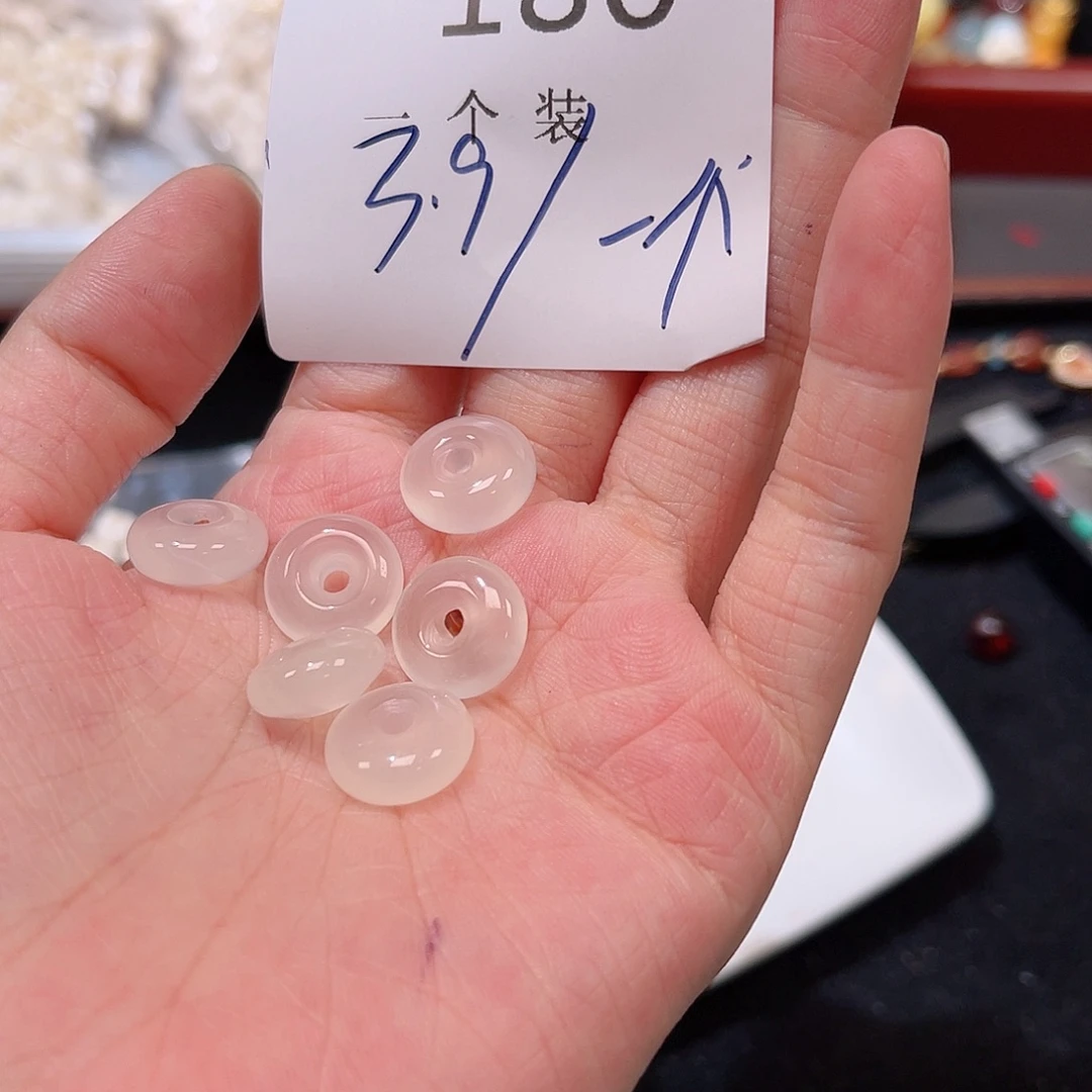 水晶珠宝半成品未镶嵌180 。