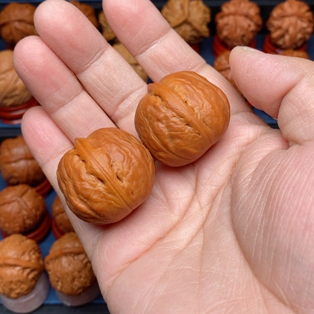 把件文玩核桃豆*手捻野生精品石头