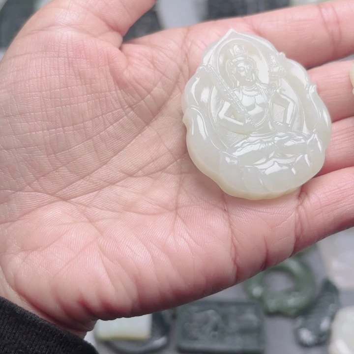 和田玉未镶嵌颈饰