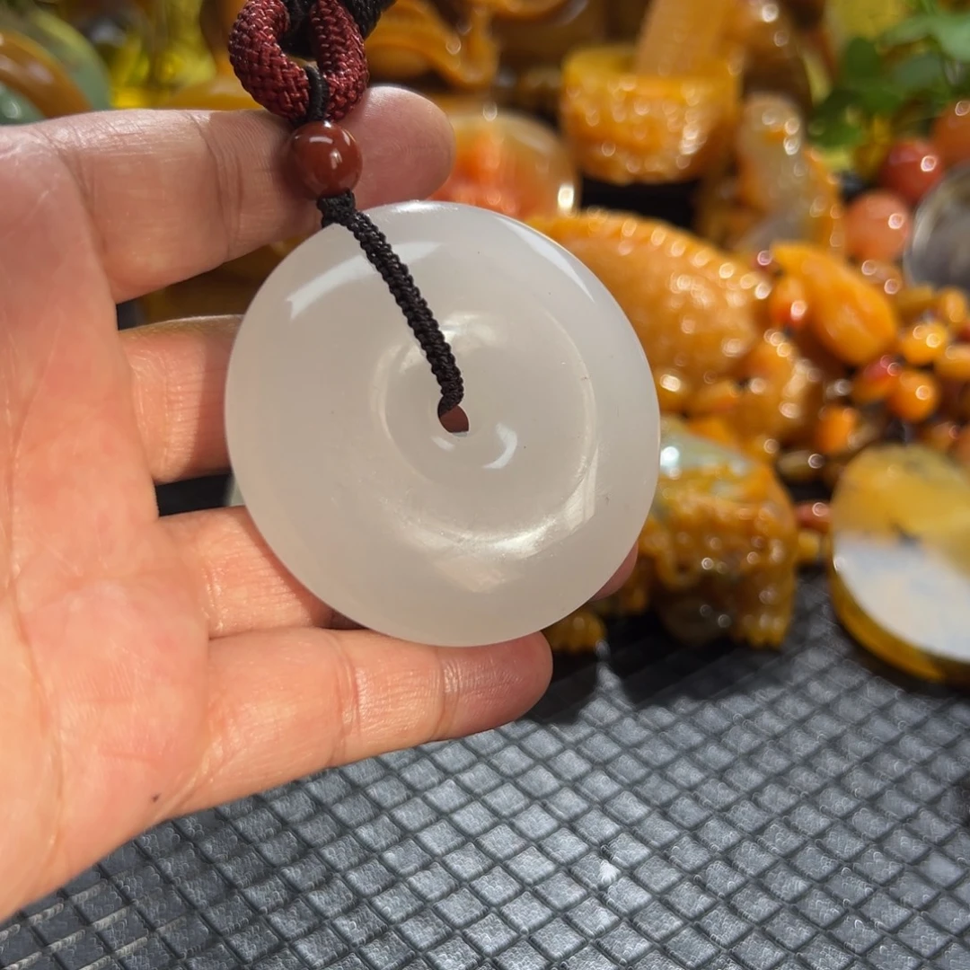 石英质玉未镶嵌颈饰