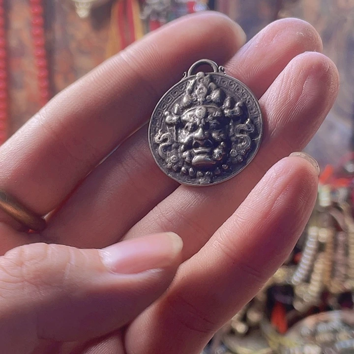 白铜精品黄财一个福利