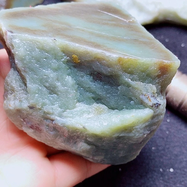 未镶嵌和田玉（糖玉）珠宝半成品