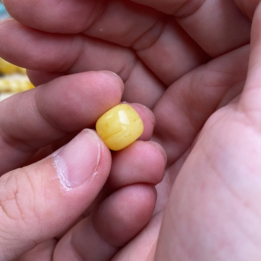 肖***峰裸石蜜蜡未镶嵌配饰