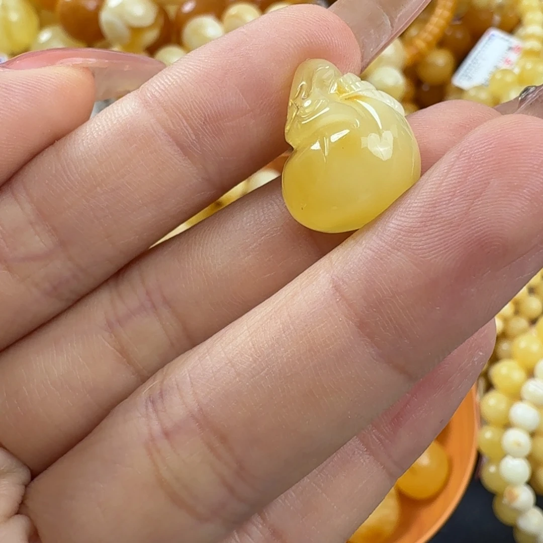 琥珀未镶嵌珠宝奇石