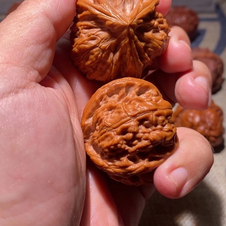 赵***伟文玩核桃吊坠核桃