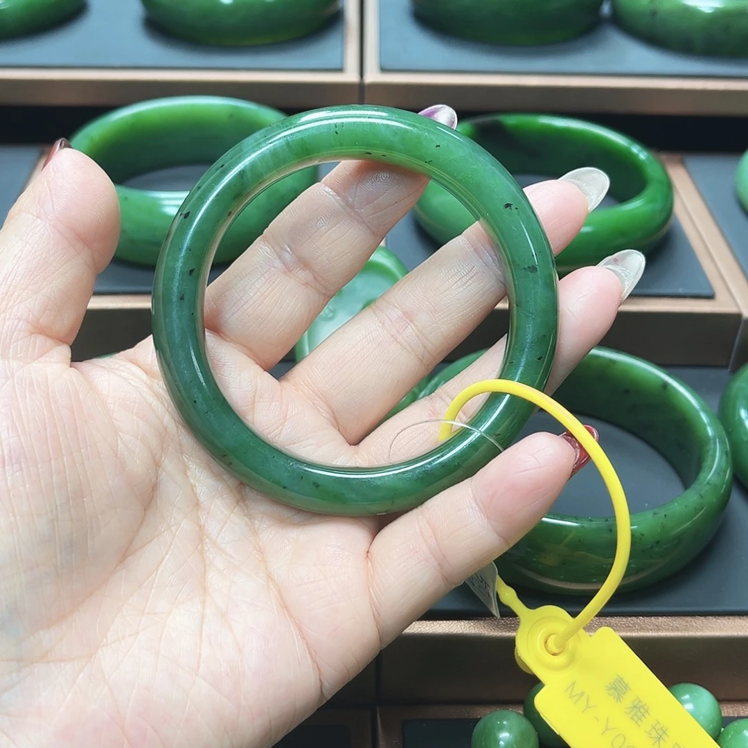 和田玉（碧玉）未镶嵌手镯