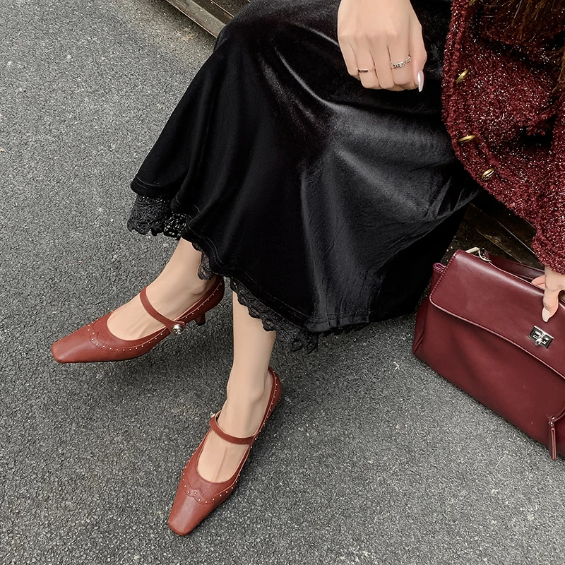 【刘公子】2025春季新款气质百搭小方头铆钉盘带款真皮软面单鞋6cm