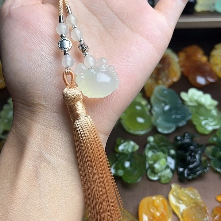 蛇纹石玉颈饰未镶嵌