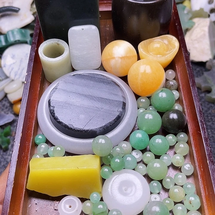 和田玉（糖玉）未镶嵌挂件