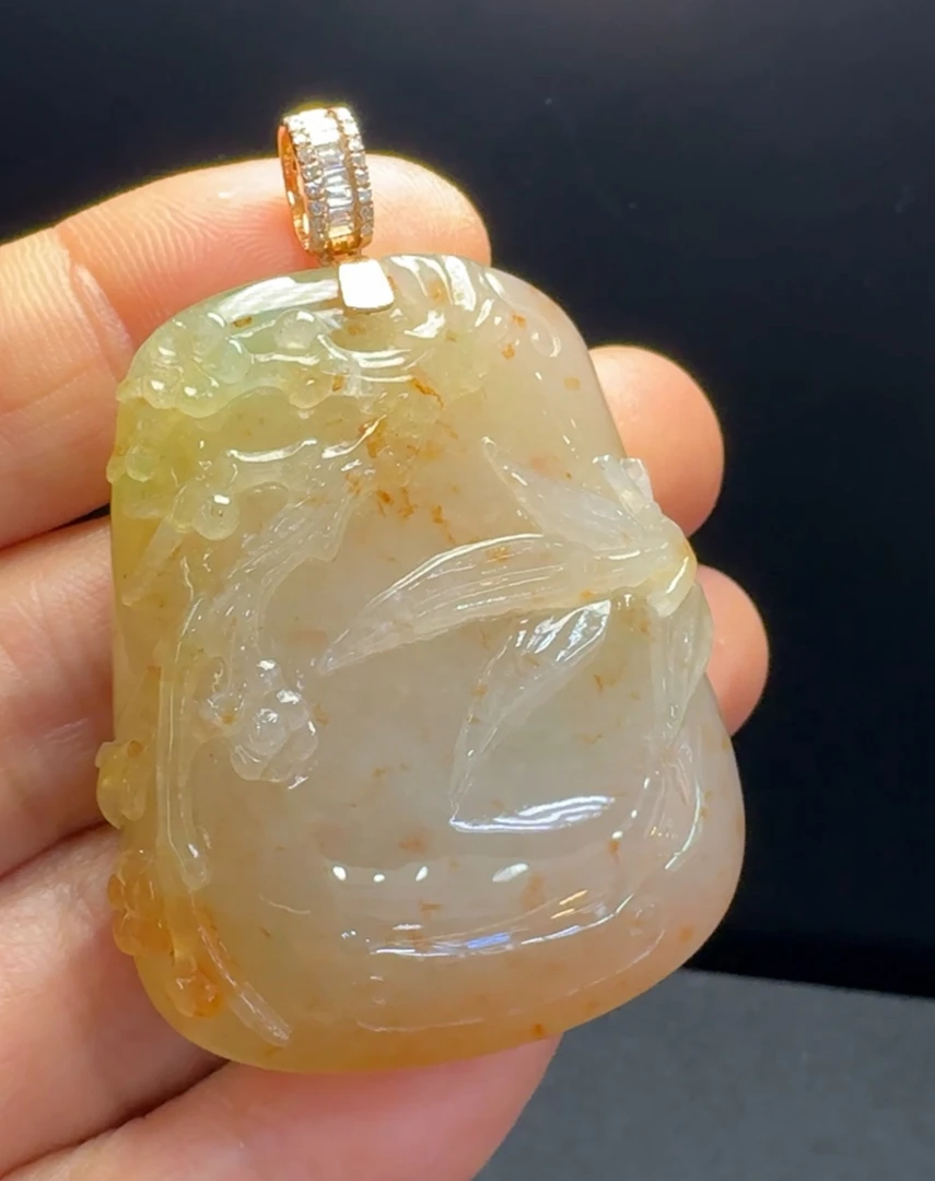 缅甸翡翠A货黄翡洒金节节高吊坠裸石：43.6*36.3*11.4