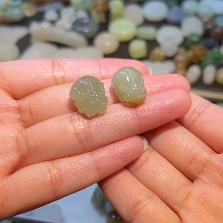 和田玉未镶嵌珠宝半成品150一个多样性发其一