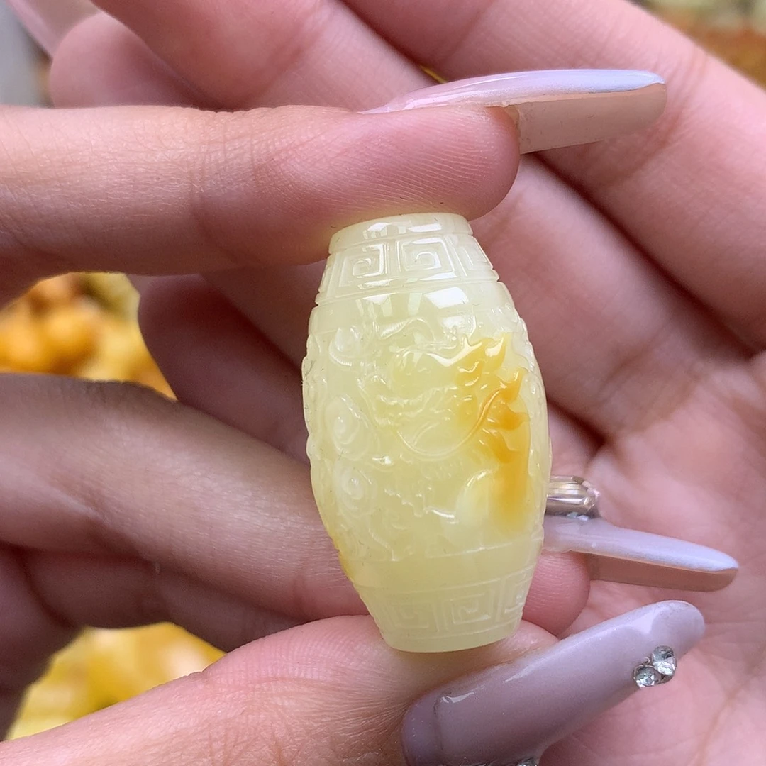 琥珀未镶嵌珠宝奇石18*32 龙柱