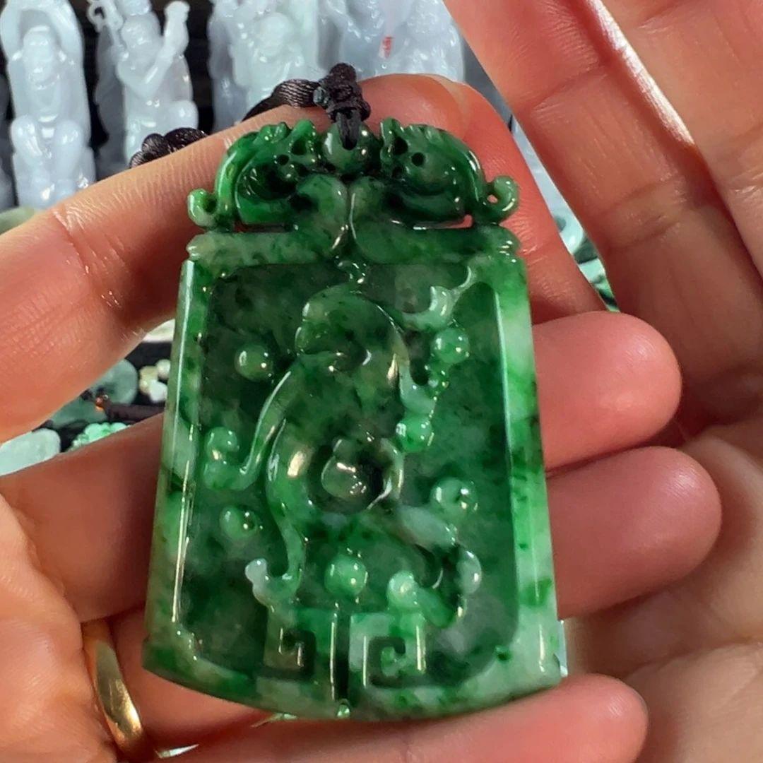 翡翠未镶嵌颈饰天然翡翠挂件