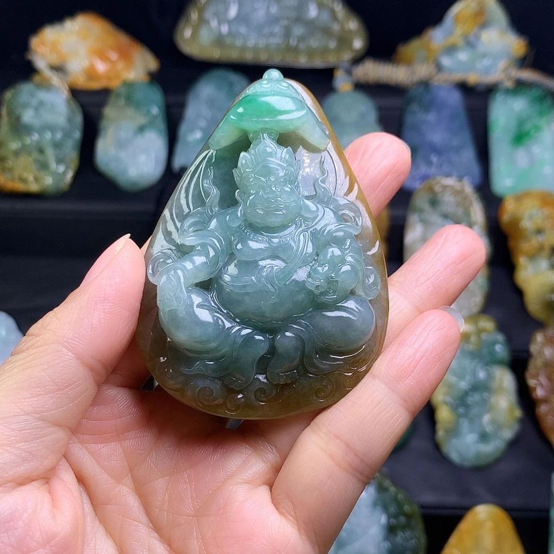 翡翠颈饰未镶嵌一**风