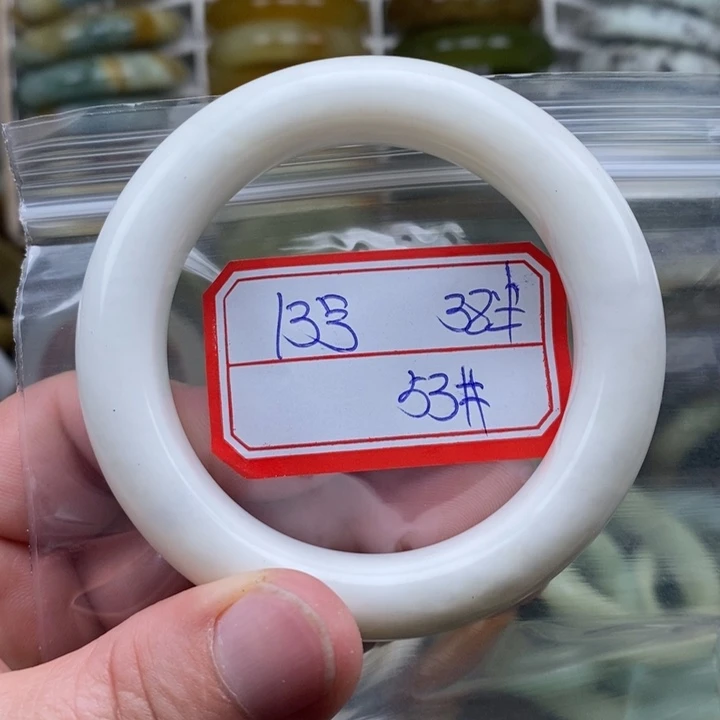 未镶嵌蛇纹石玉手绳青*?