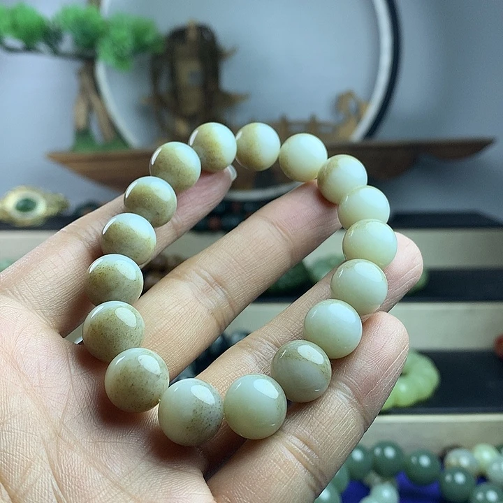 和田玉未镶嵌手串