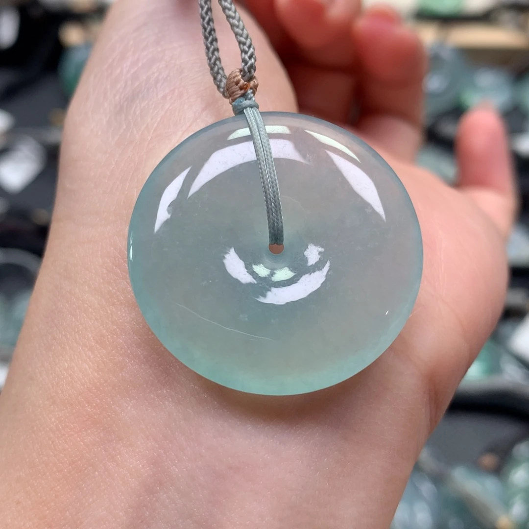 翡翠颈饰未镶嵌扣子