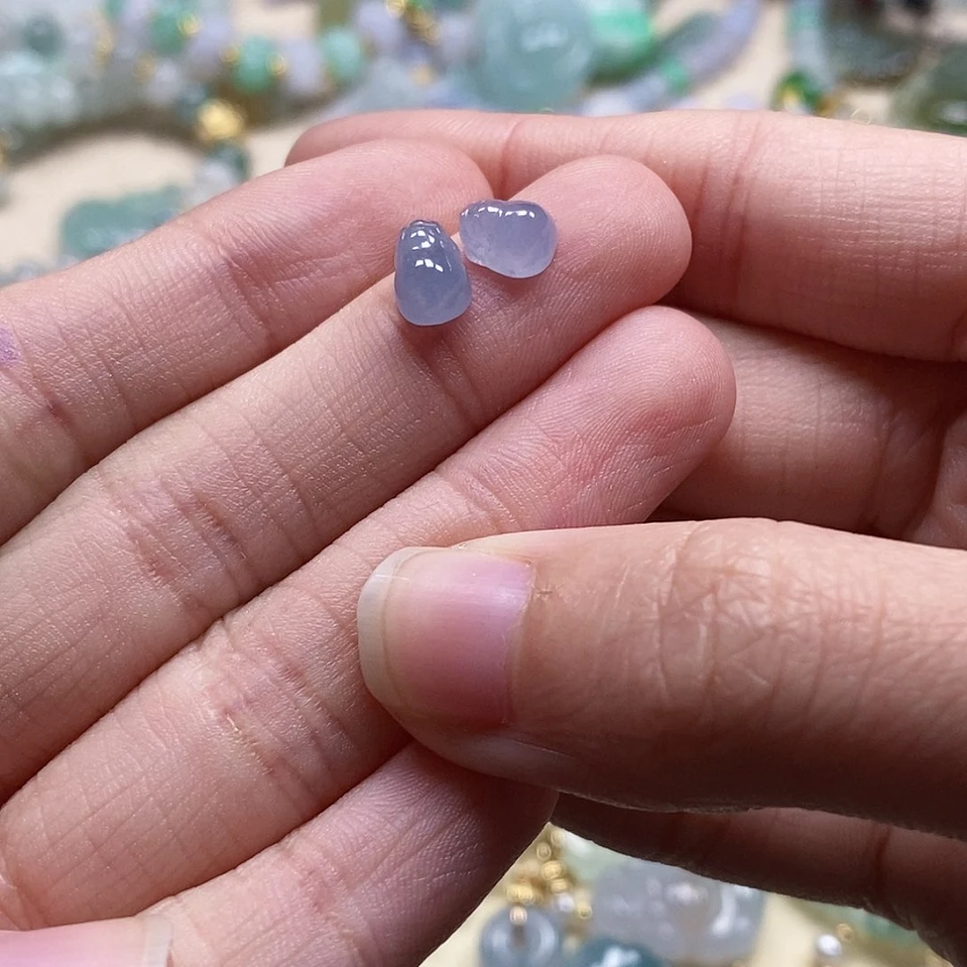 翡翠颈饰未镶嵌花*闪