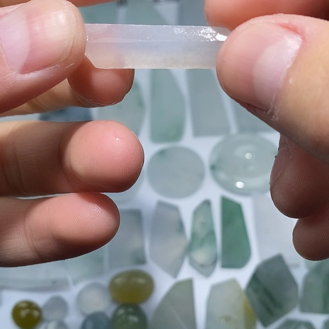 翡翠未镶嵌颈饰6332