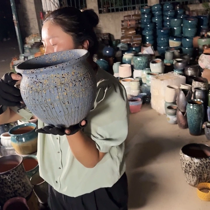 口20高20瑕疵一个盆子。