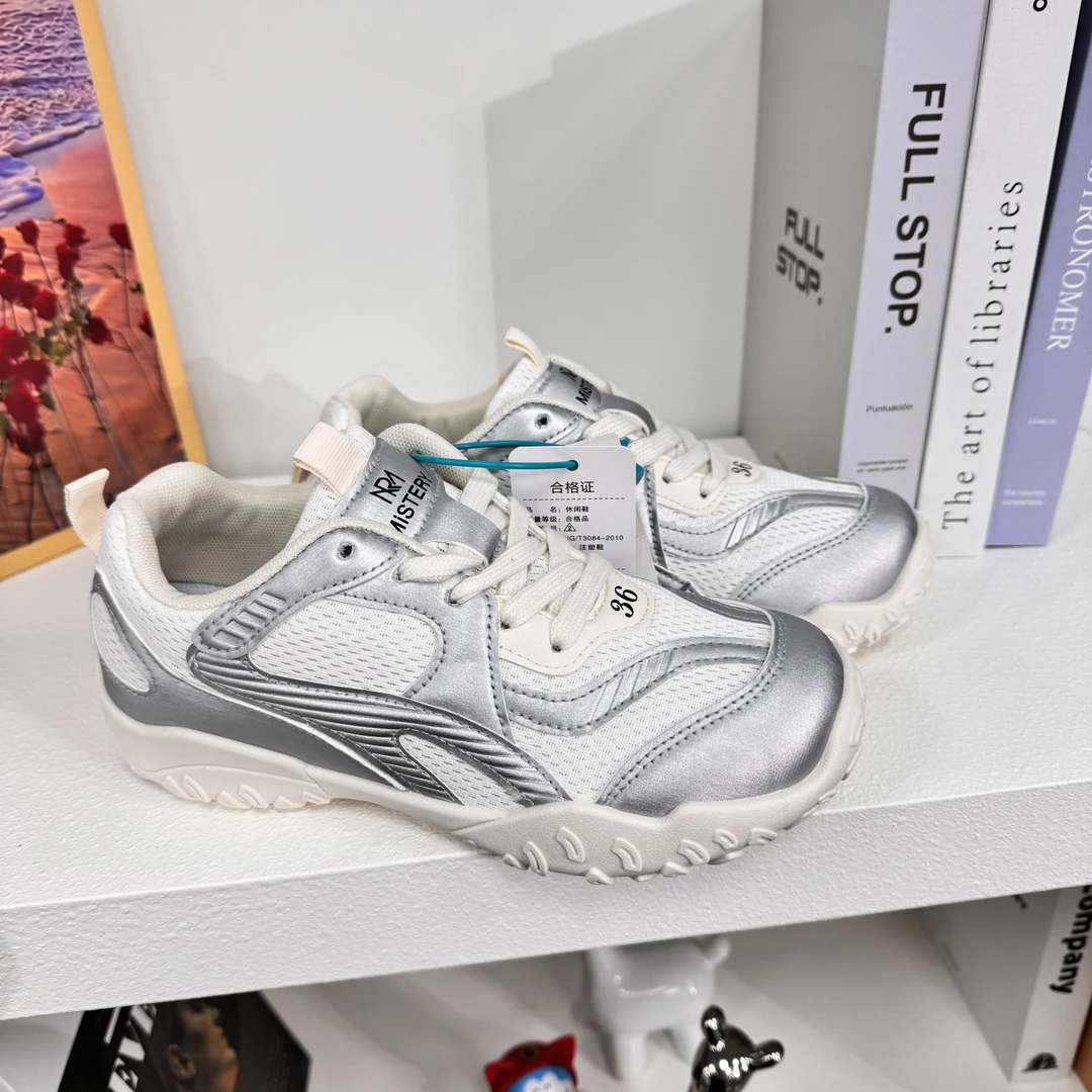 2409小白鞋子女2024新款爆秋冬芭蕾德训鞋跑步阿运动甘休闲板鞋