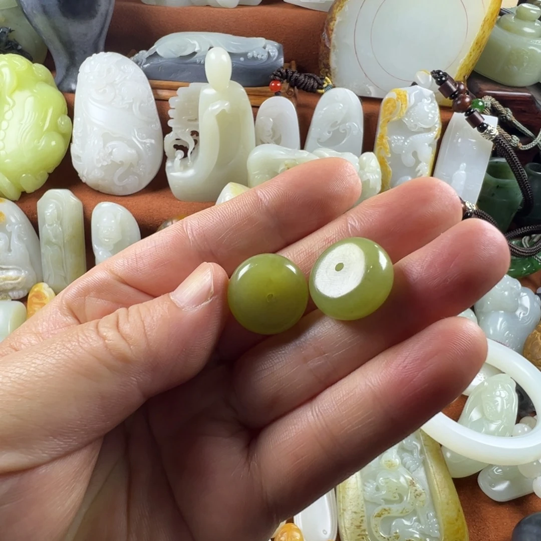 山***河和田玉未镶嵌颈饰