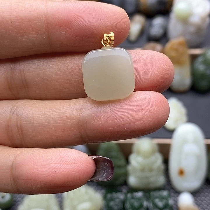 未镶嵌和田玉（糖玉）挂件