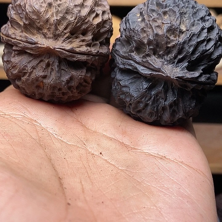 文玩核桃吊坠麒麟绣球