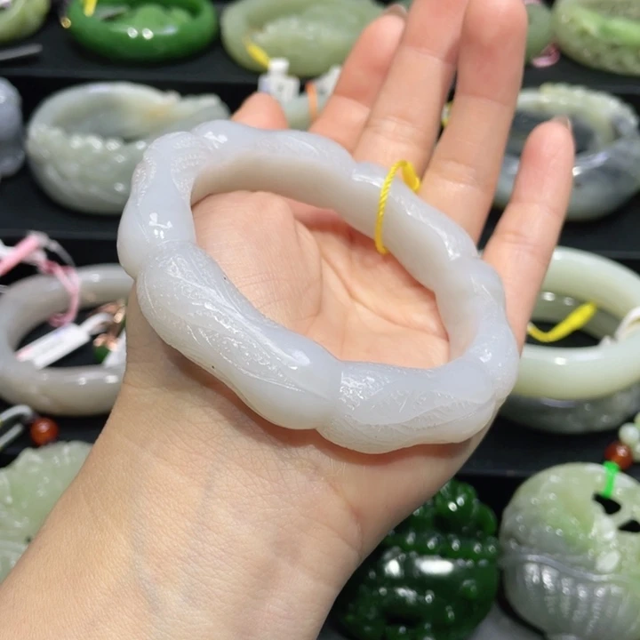 和田玉手镯59+圈口 编号44未镶嵌