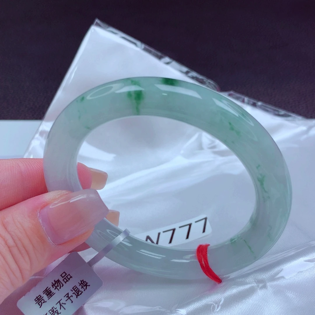 翡翠手镯未镶嵌手镯88