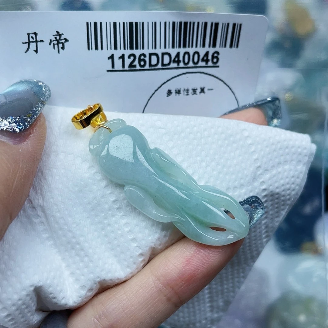 吊坠(不含链)未镶嵌翡翠