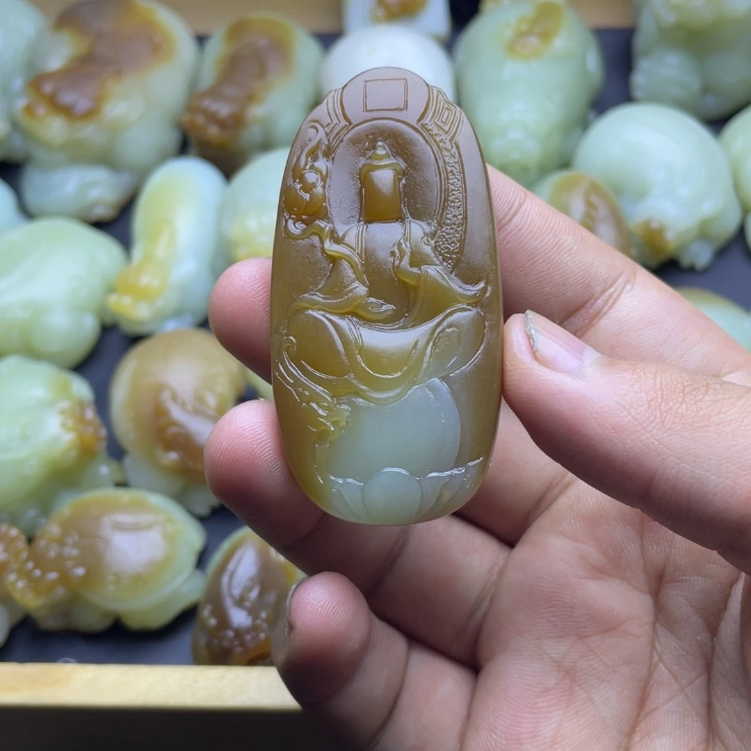 和田玉（糖玉）未镶嵌颈饰