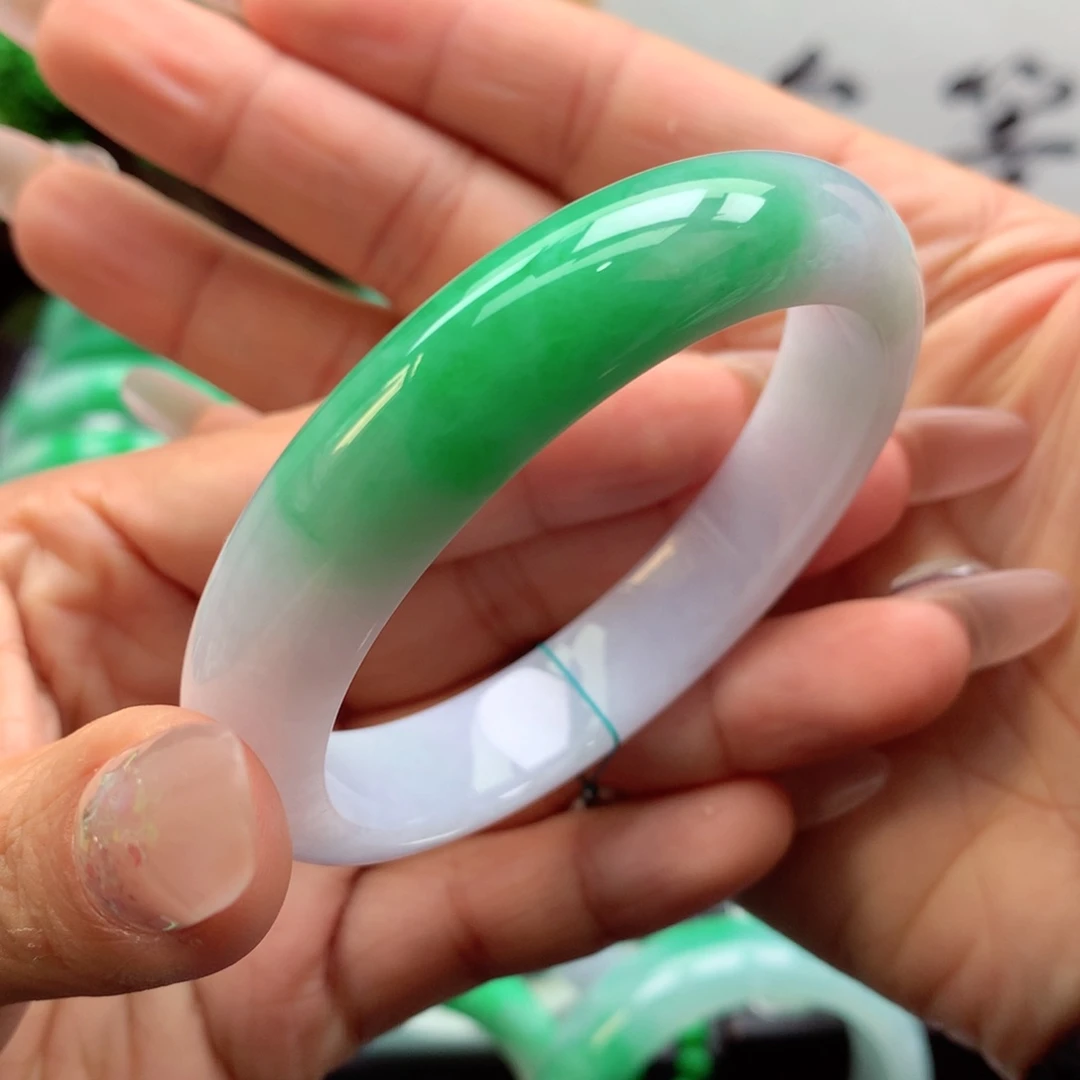 未镶嵌手镯翡翠缅甸